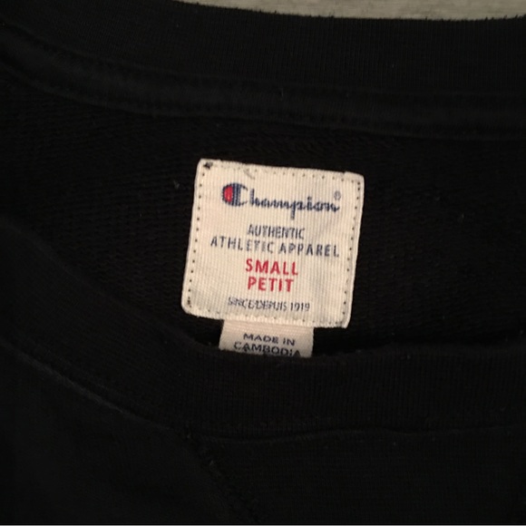 PREOWNED Mint condition Champion sweatshirt sz Small NAVY - Picture 2 of 4